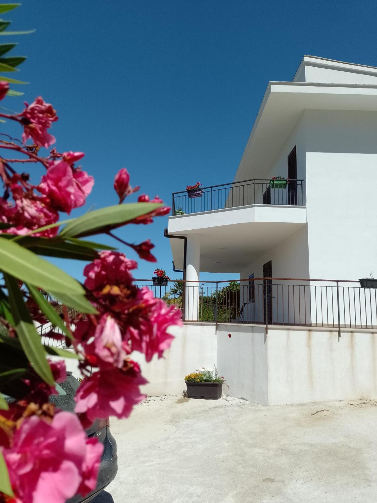 Granatelli Holiday Home Altavilla Milicia Extérieur photo